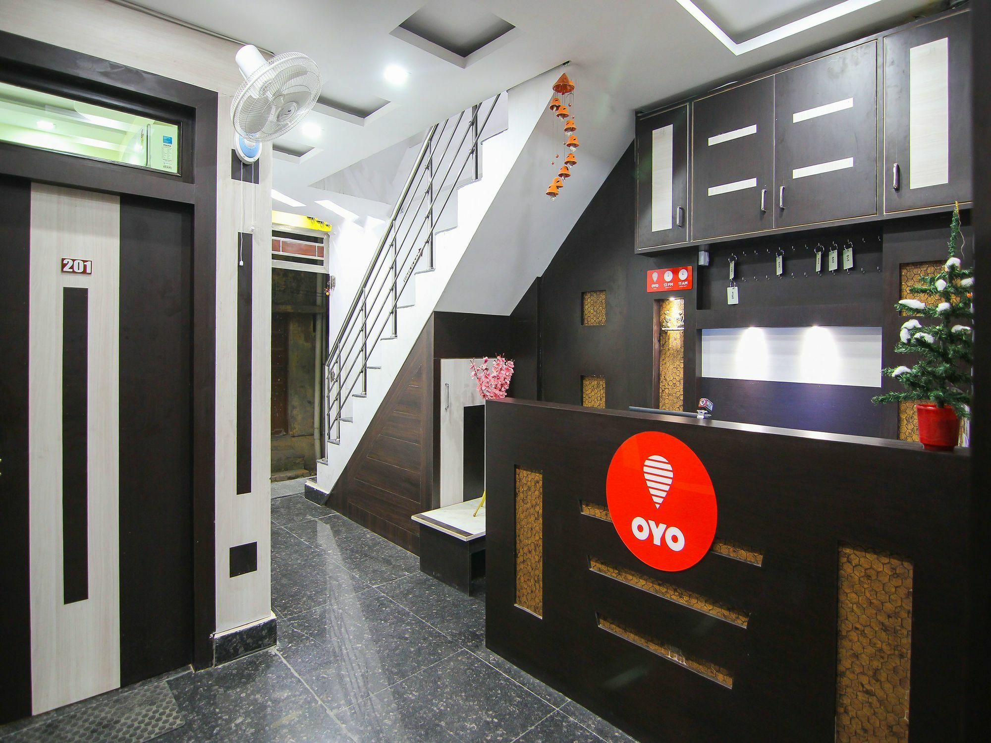 Oyo 12446 Shree Sai Guest House Allāhābād Junction Exterior foto